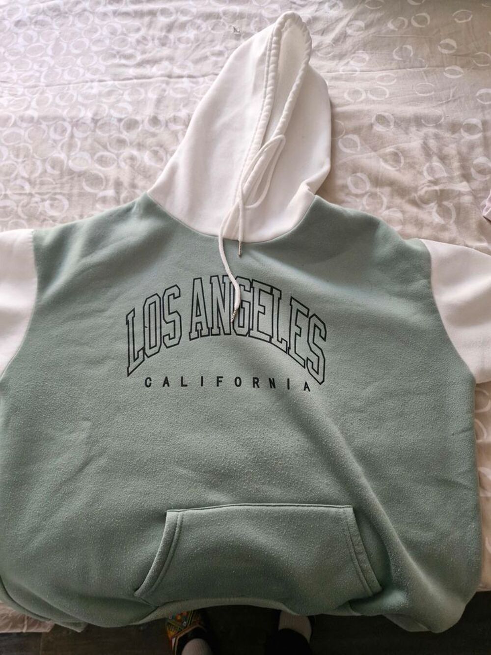 Sweat &agrave; capuche Vêtements