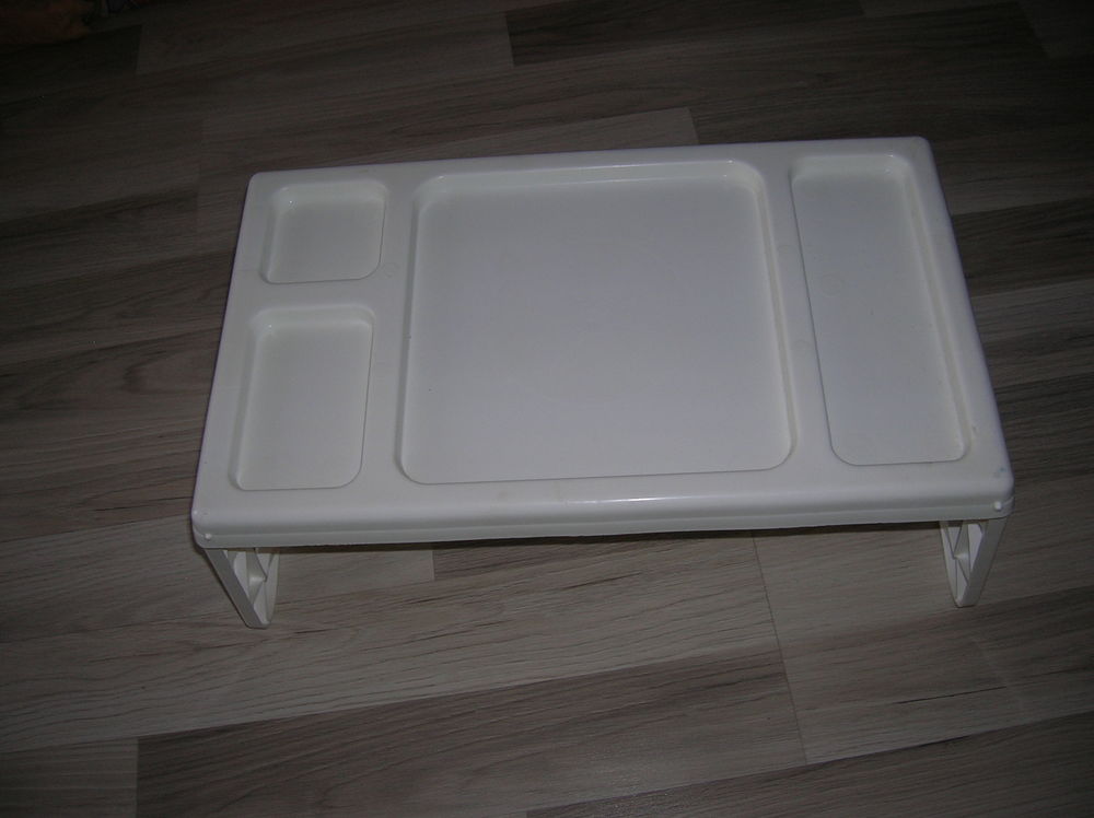 plateau repas, barre d'appui ,bassin
Meubles