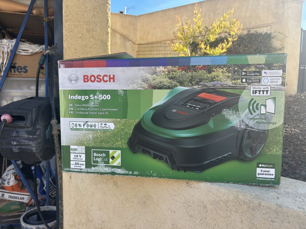 ROBOT TONDEUSE BOSCH INDEGO S 500 NEUVE 
Jardin