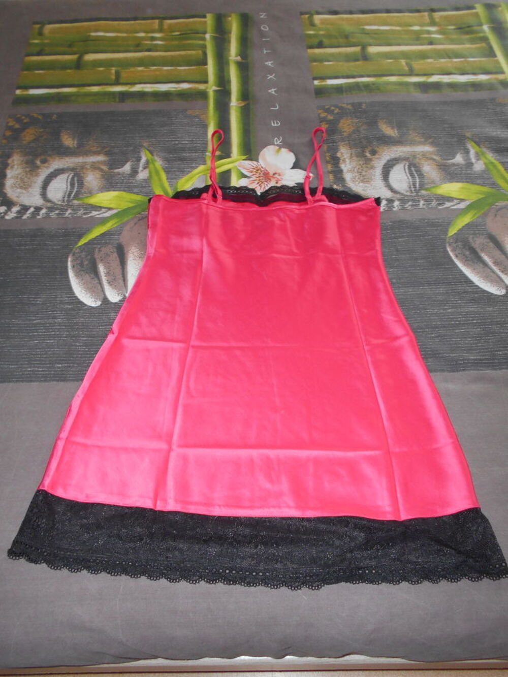 Nuisette rouge, rose marque originale ETAM Vêtements
