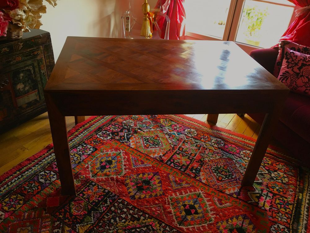 Table/bureau en bois. Meubles