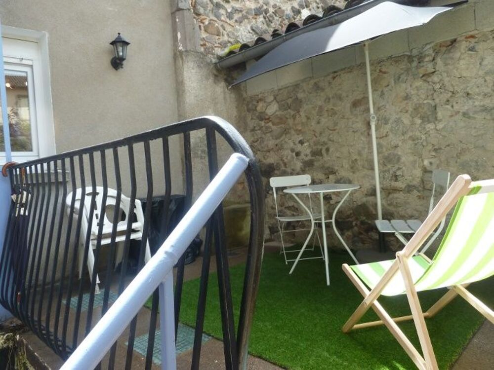 Location Appartement AURILLAC STUDIO 24 M2 TRES CLAIR CENTRE IDEAL ETUDIANT Aurillac