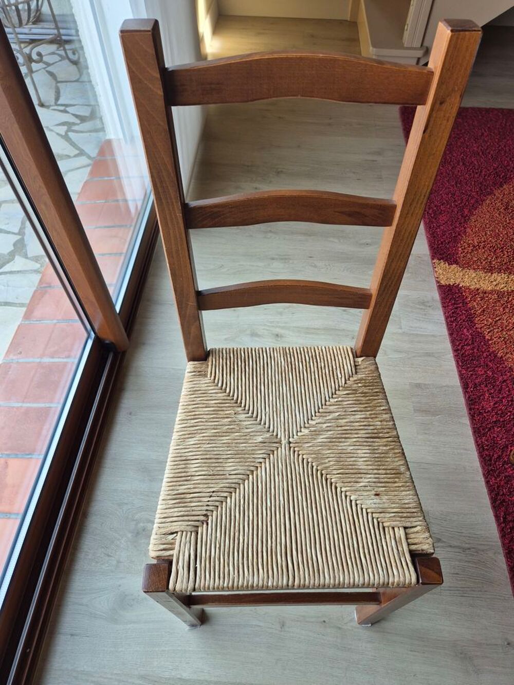 table ronde en noyer +6 chaises Meubles