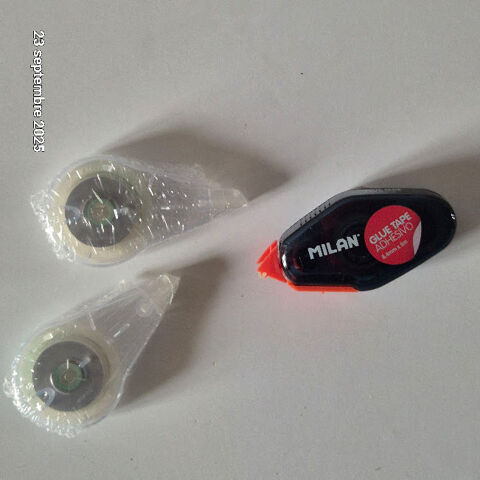 Lot de 2 rubans blanco et 1 ruban adh�sif en souris, neufs   6 Saumur (49)