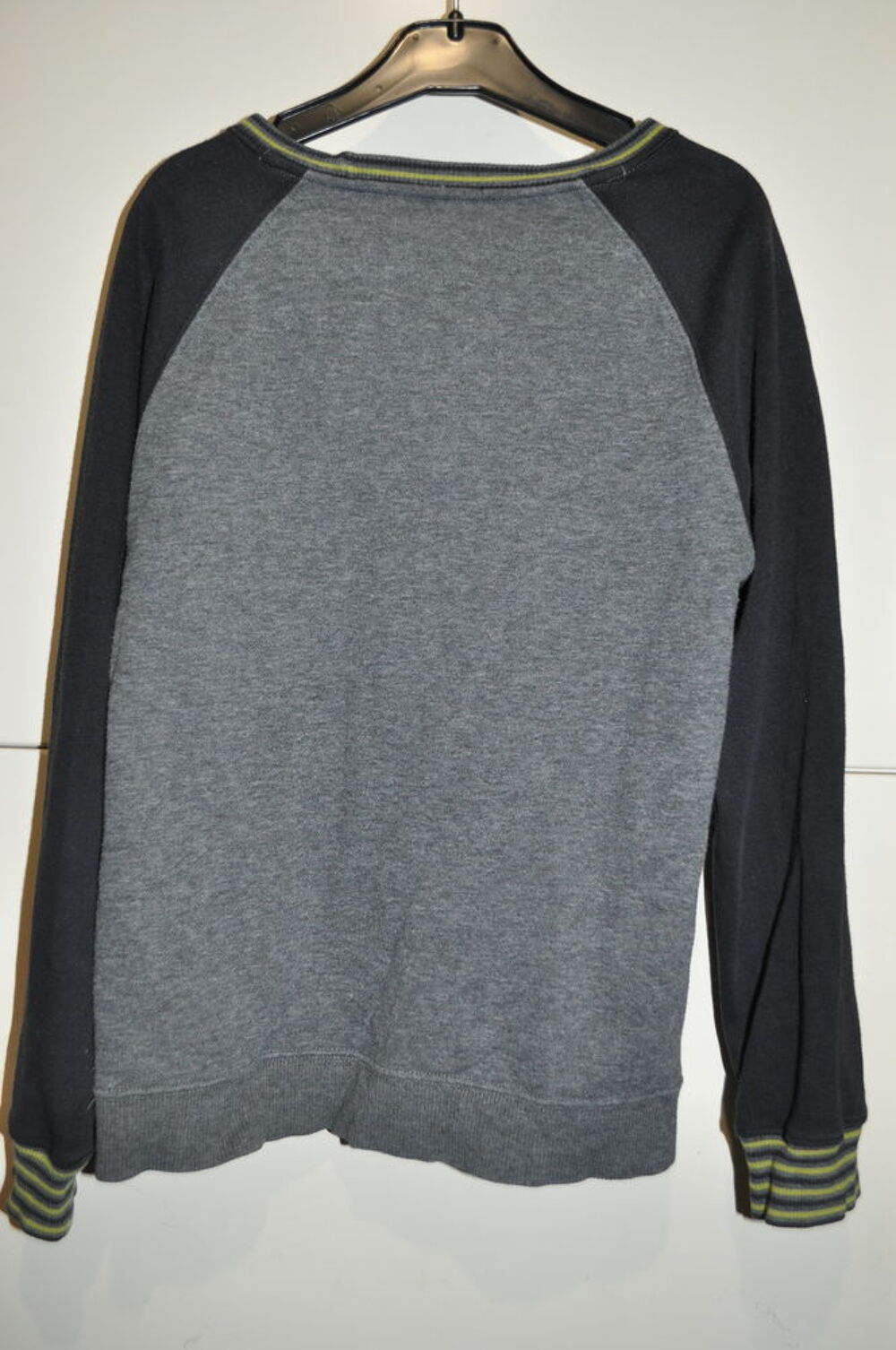 Sweat-shirt Uniqlo Kids 8 ans Vêtements enfants