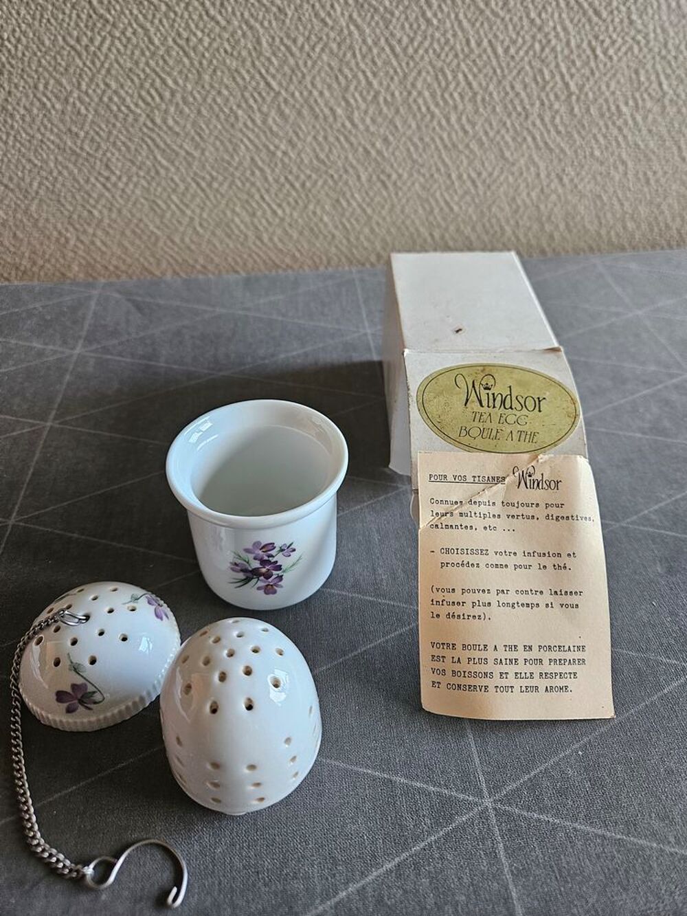 Ancienne boule &agrave; th&eacute; porcelaine Cuisine