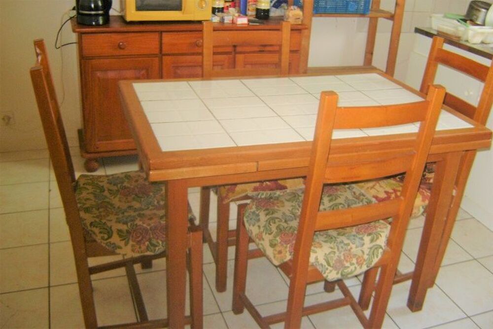 salle a manger ,compl&egrave;te ,buffet ,table et 4 chaises parfait Meubles