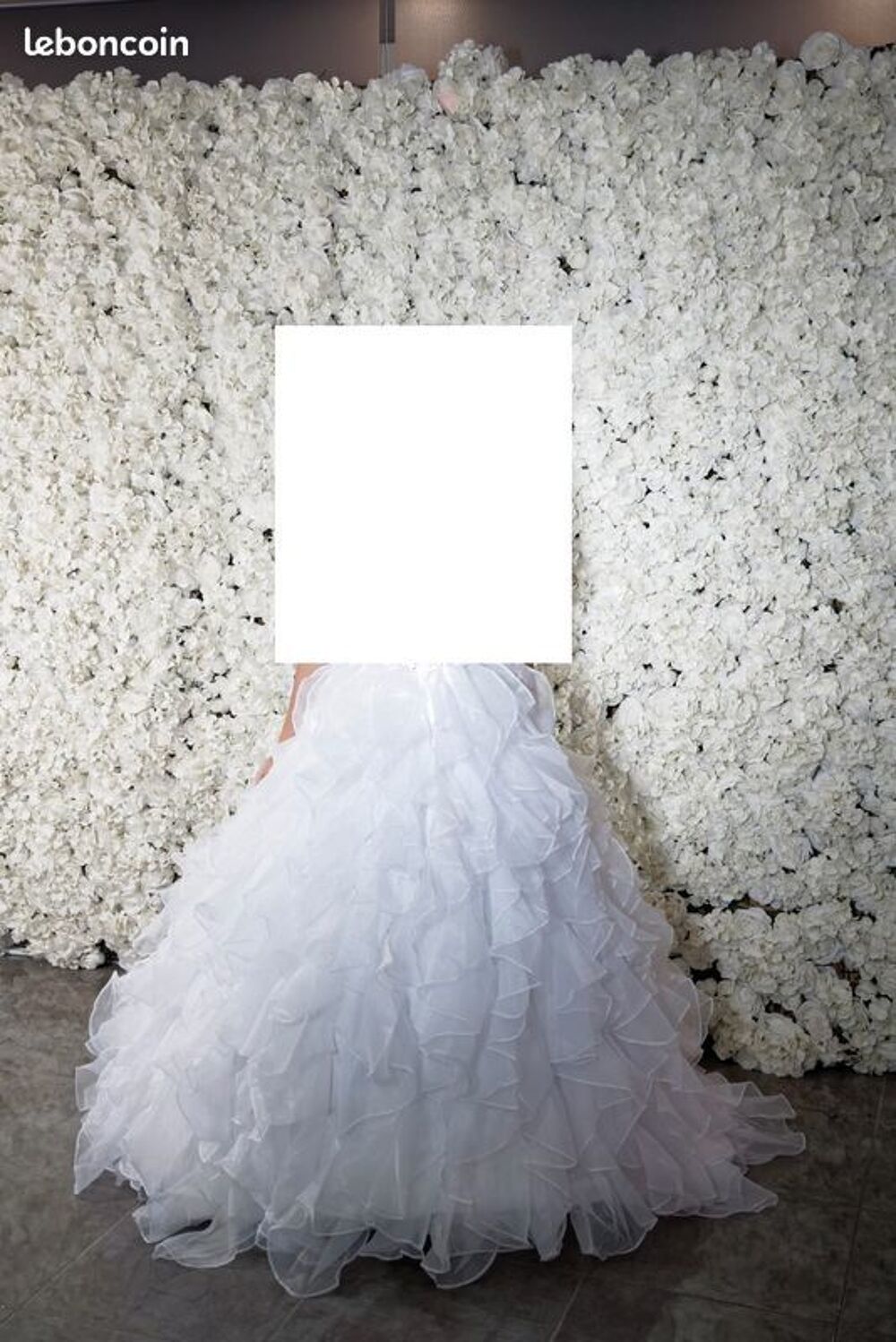 Robe de mariee blanche + jupon Vêtements