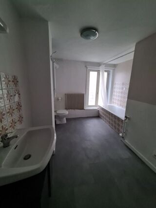  Appartement à louer 2 pièces 63 m²