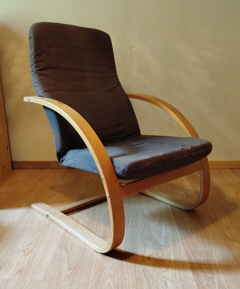 Fauteuil contemporain tr�s relaxant. 80 Serres (05)