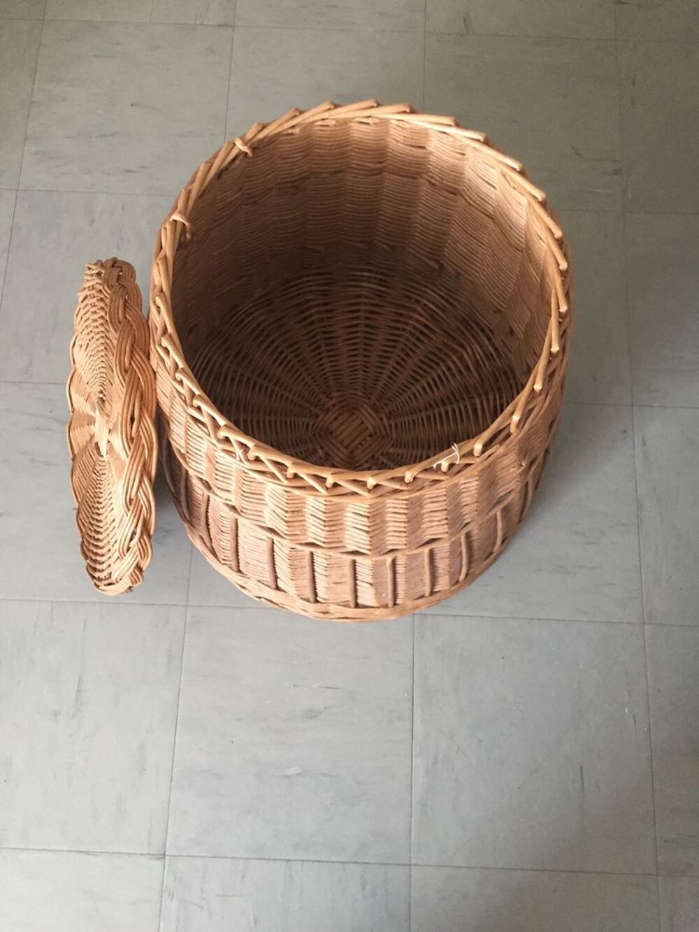 corbeille et panier en rotin tresses Meubles