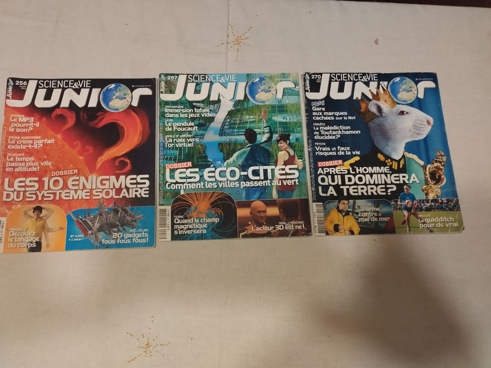 Lot de 3 Science &amp; Vie junior de 2011 et 2012 Livres et BD