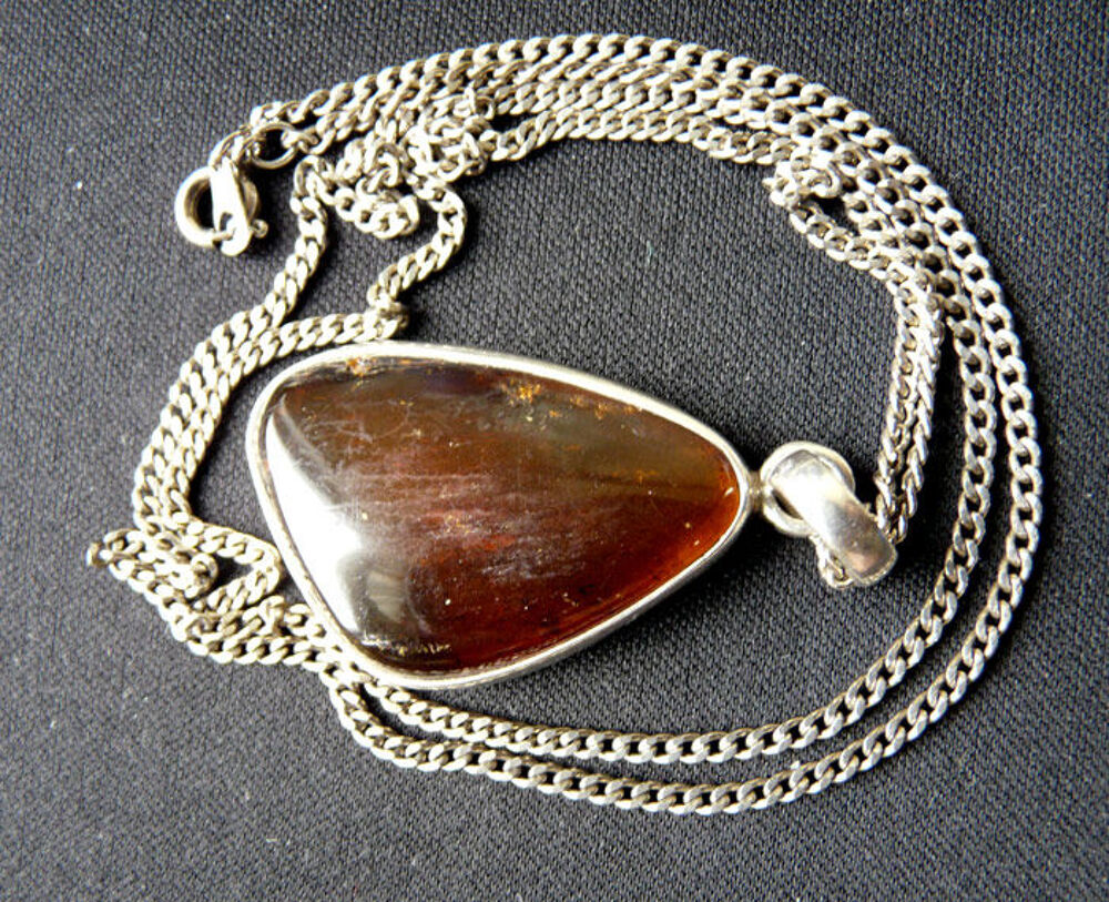 Collier M&eacute;tal Argent&eacute; Pendentif serti d'une Ambre Naturelle Bijoux et montres