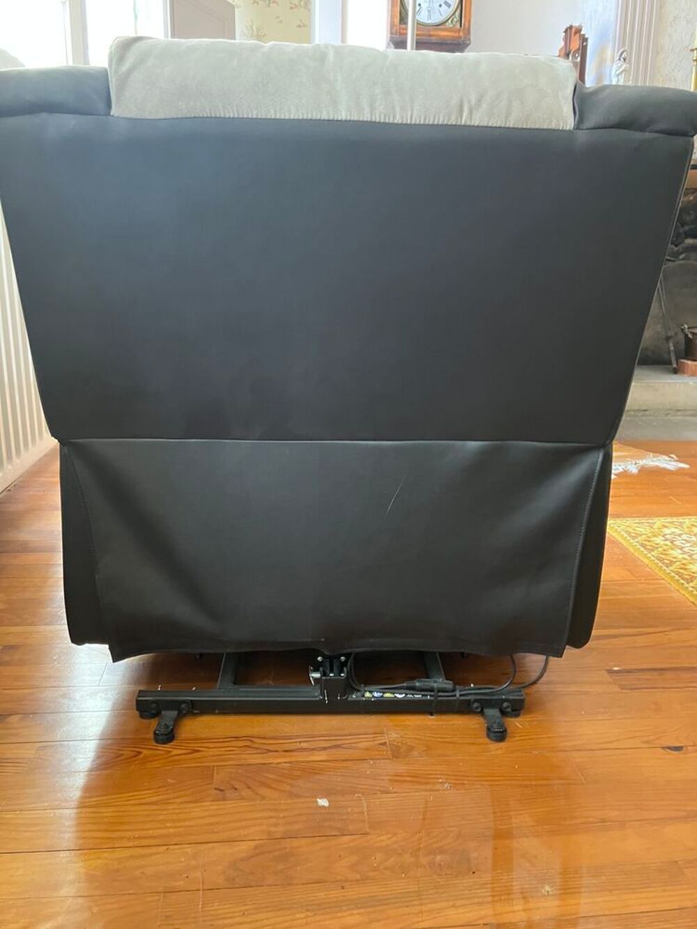Fauteuil &eacute;lectrique,
Meubles