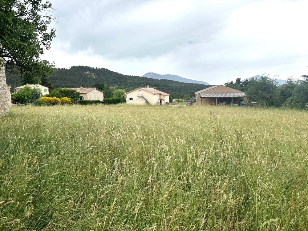 Vente Terrain OPPORTUNITÉ - Terrain plat 2075 m2 – divisible dès 1000 m2– cadre paisible. Peyroules