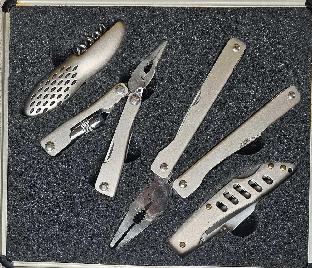 coffret couteaux multifonction. 