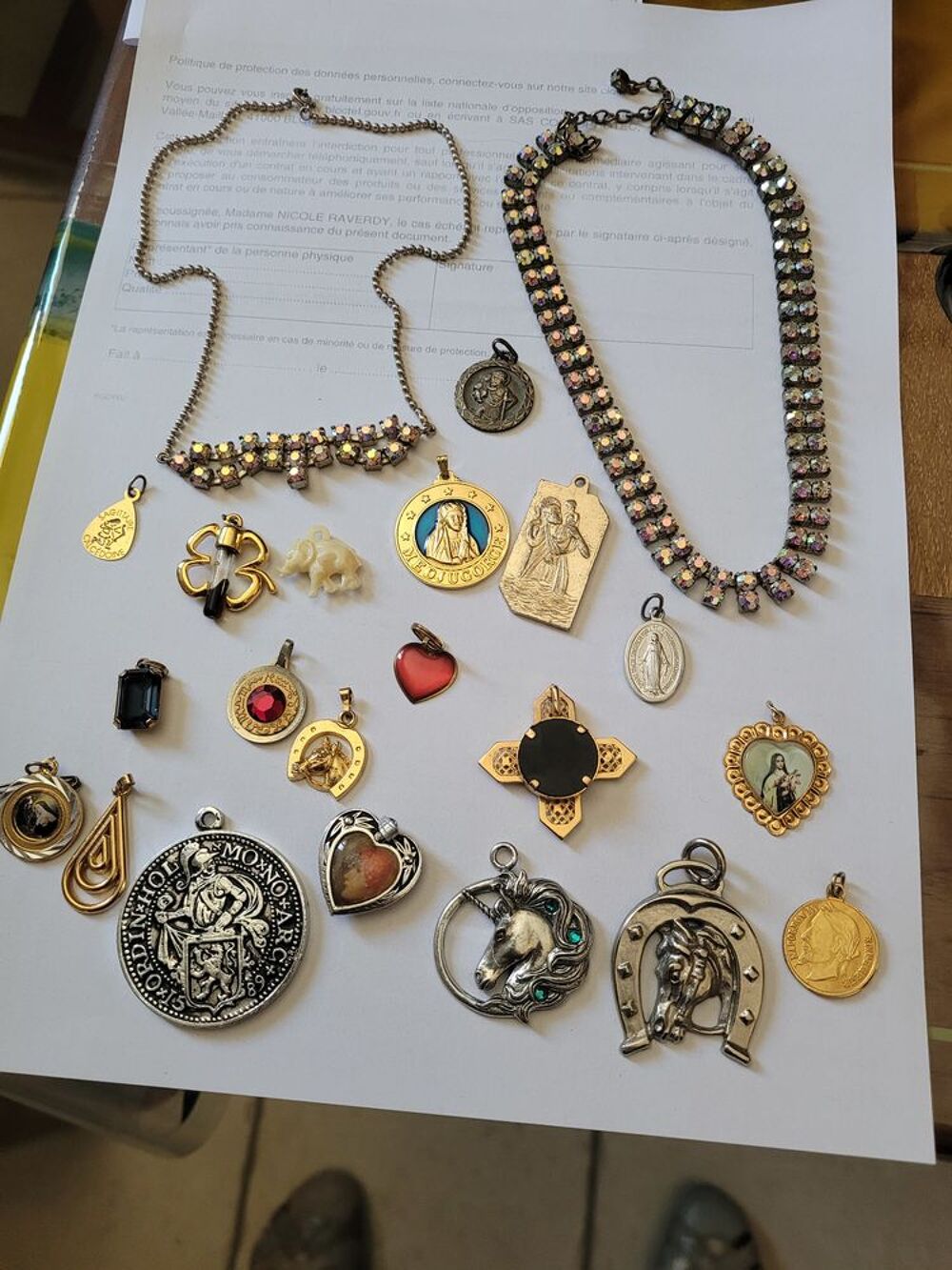 PENDENTIFS ET COLLIER Bijoux et montres