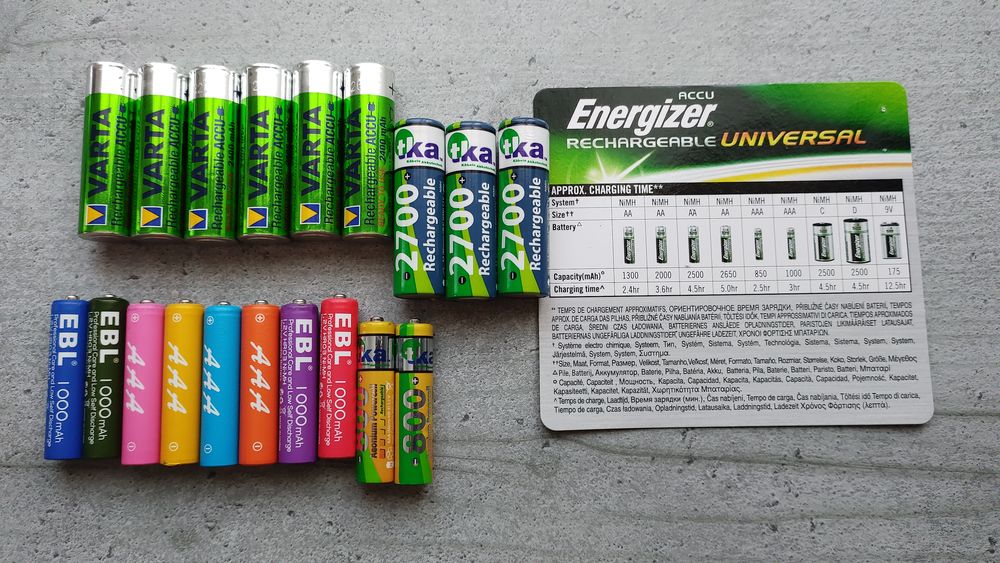 Chargeur de Batterie Universel Energizer avec 22 Piles/Accus Matriel informatique
