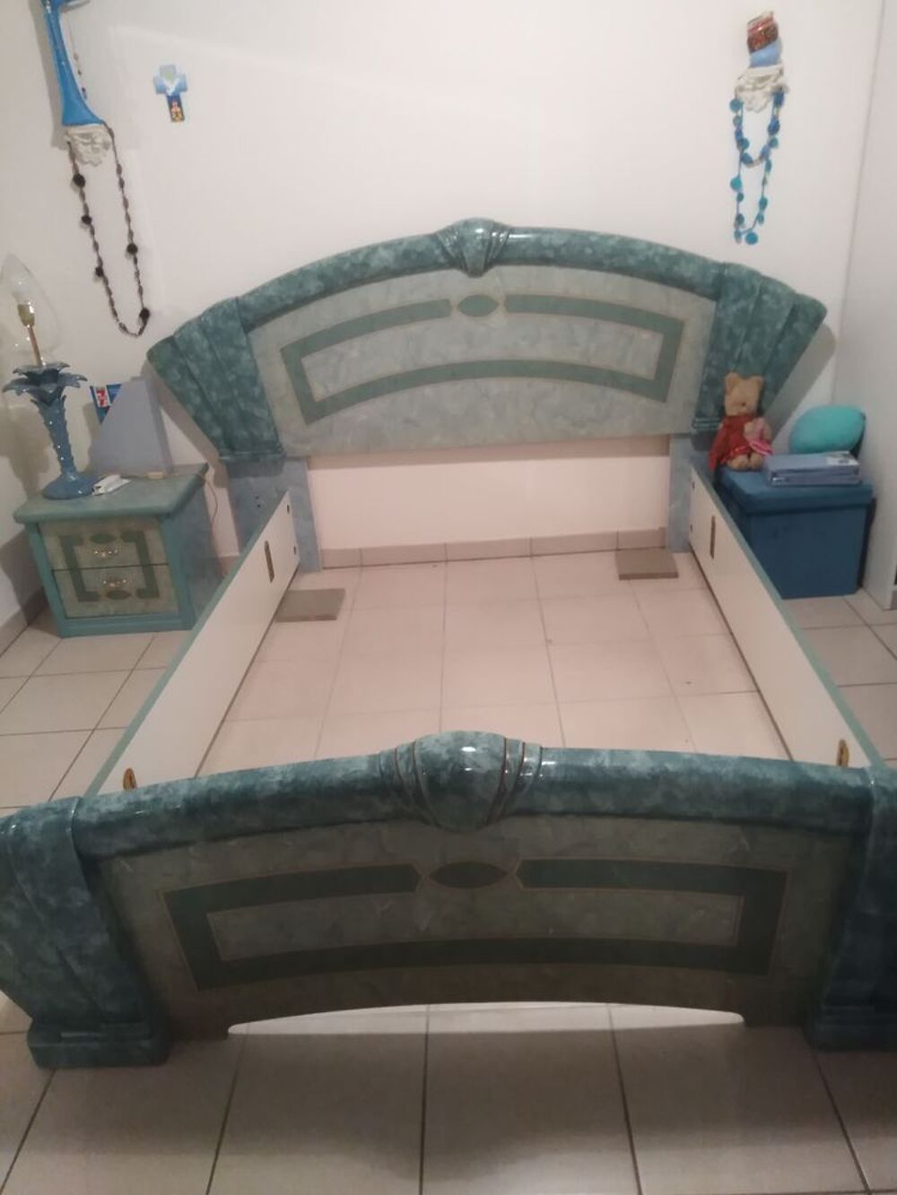 Cadre de lit turquoise Meubles