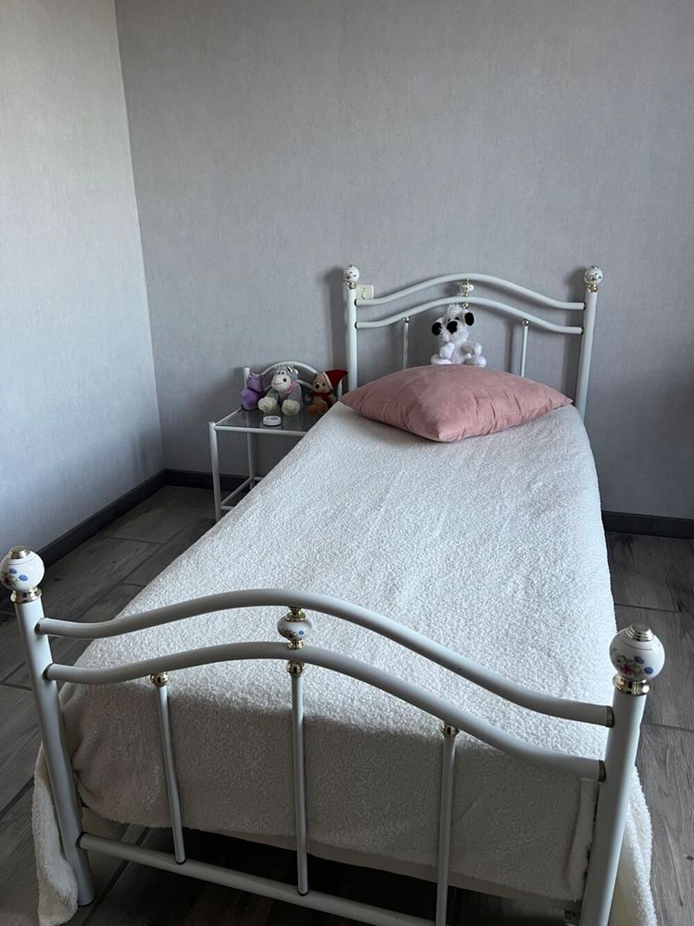 Tour de lit + chevet + sommier tapissier + matelas Meubles