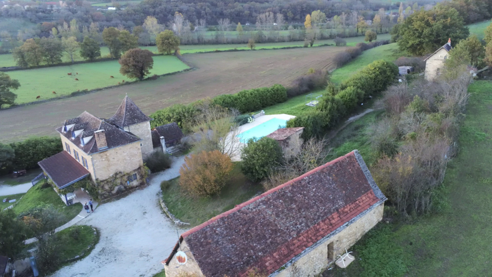 Vente Propriété/Château Domaine avec 2 maisons et 1 grange, piscine, terrain Capdenac