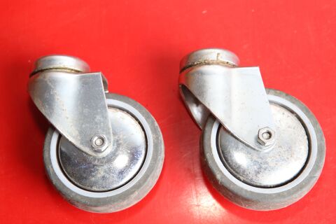 Lot de roulettes pivotantes 7cm 5 Montargis (45)