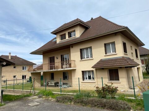   Maison 225 m�tres carr�s  Maison - 8 pi�ce(s) - 225 m�
