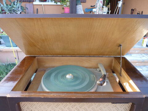 Poste radio -tourne disque 15 Martres-de-Rivi�re (31)