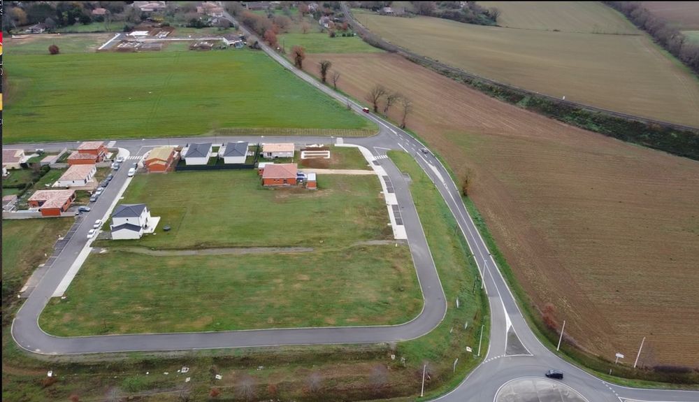 Vente Investisseur Secteur 31490 LEGUEVIN TERRAIN COMMERCIAL VIABILISE 7076 m2 Lasserre