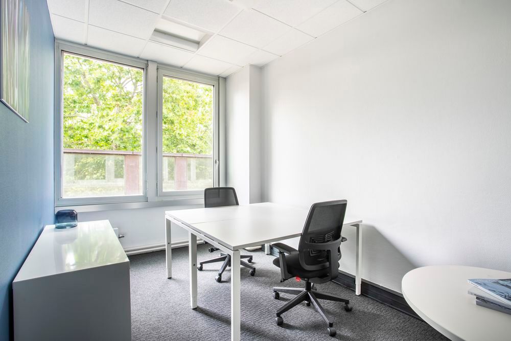   Trouvez un espace de bureau à Rennes 3 Soleils  pour 3 personnes où tout est pris en charge 