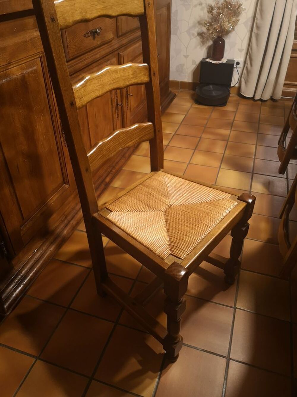 Table monast&egrave;re et chaises Meubles