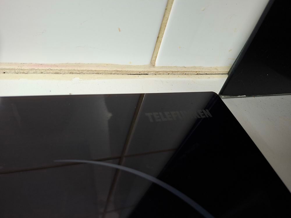 Lave vaisselle et plaque vitroc&eacute;ramique Electroménager