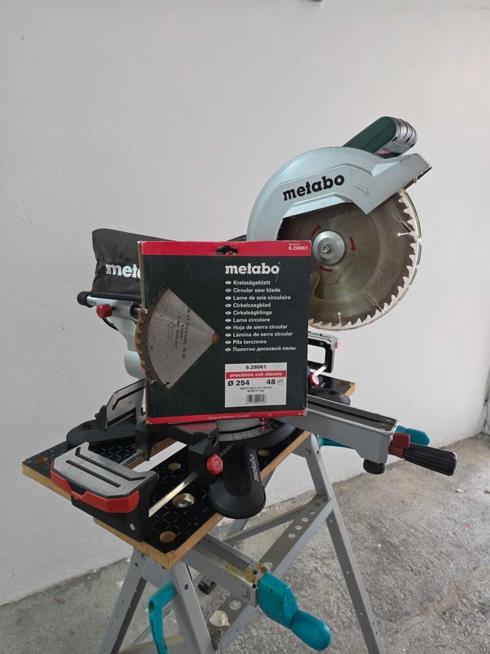 Scie &agrave; onglets Metabo 254 mm Bricolage