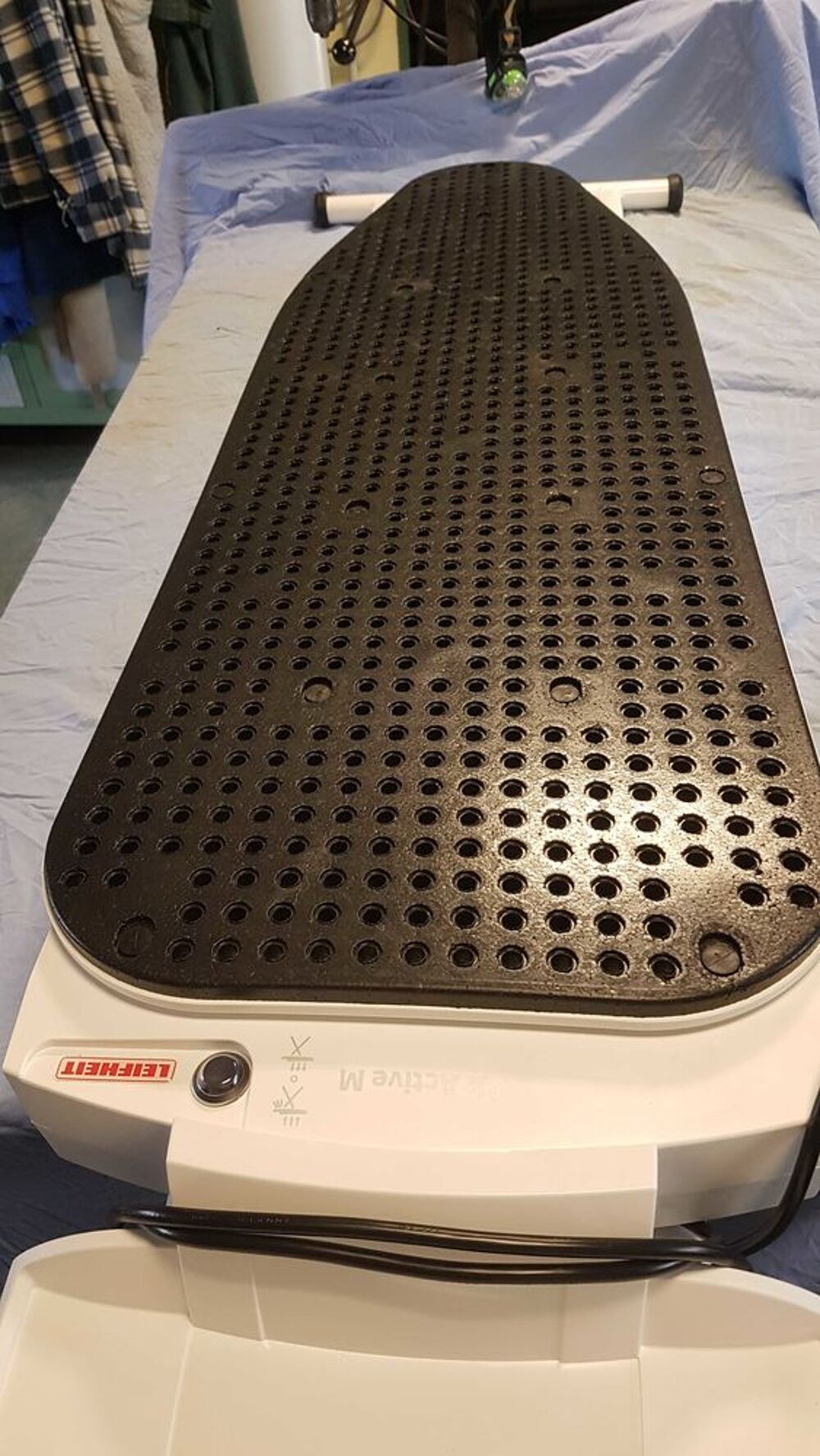 table &agrave; repasser aspirante soufflante:LEIFHEIT Electroménager
