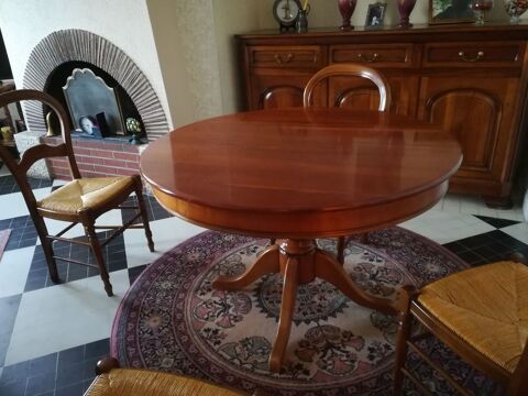 table ronde en noyer avec 2 rallonges 
120 Sandillon (45)