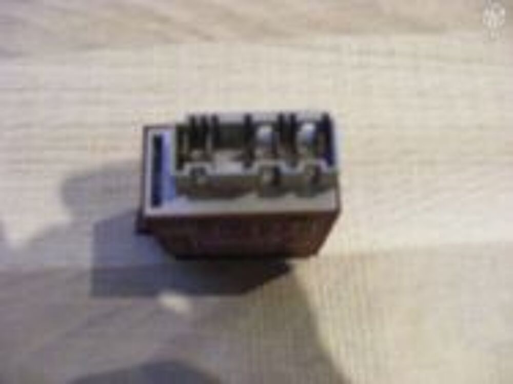 relais lave vaisselle EBERLE O419 01 1601 09
Electroménager