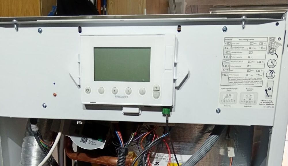 chaudi&eacute;re &agrave; gaz &agrave; condensation au sol FRISQUET Electromnager
