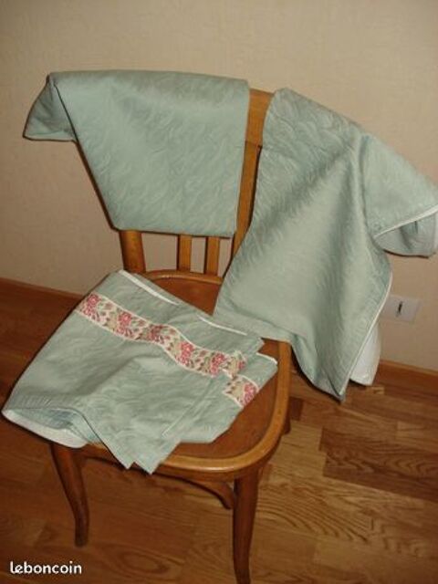 Tissus en bon �tat vert d'eau 0 M�rignies (59)