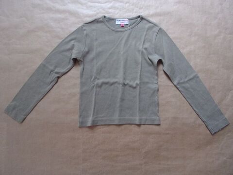 Tee shirt en taille 8 ans 1 Montaigu-la-Brisette (50)