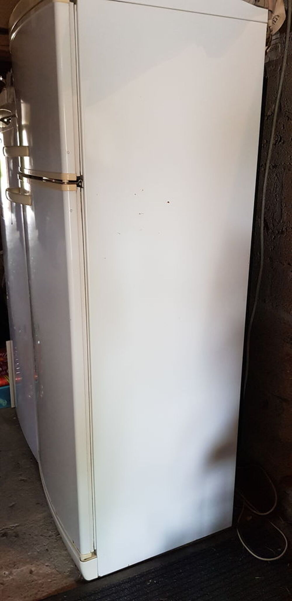 r&eacute;frig&eacute;rateur cong&eacute;lateur combin&eacute;s 2 portes Electroménager