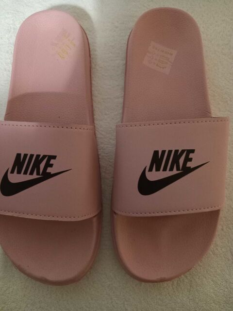tongues Nike taille 41 30 Paris 12 (75)