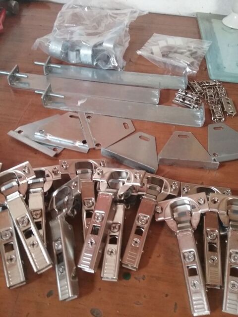 CHARNI�RES  MEUBLE DE CUISINE 40 La Tessoualle (49)