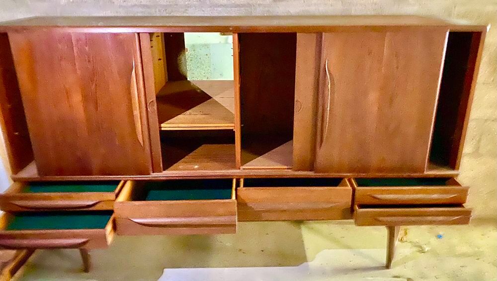 Buffet UM 14 par Johannes Andersen 1960 Samcon Meubles