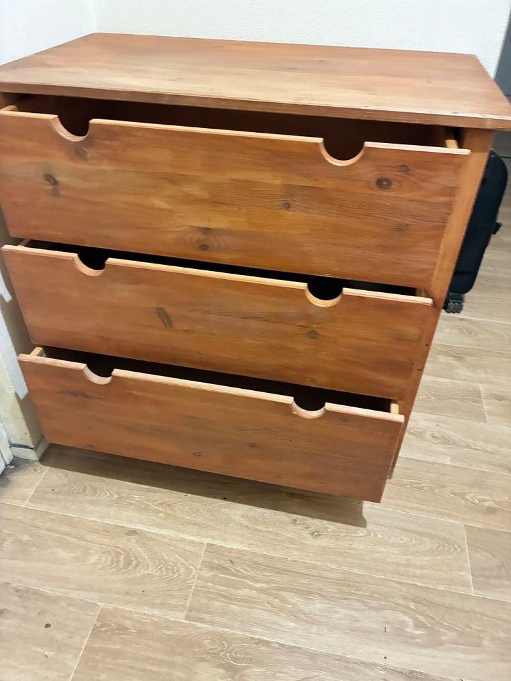 tr&egrave;s belle commode unen bois brut chambre, couloir, salon Meubles