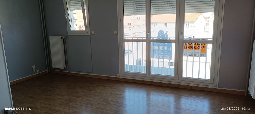 Appartement 1 pièce 27 m² · à Saint-Julien-les-Villas · 27 m² · 52 000 €