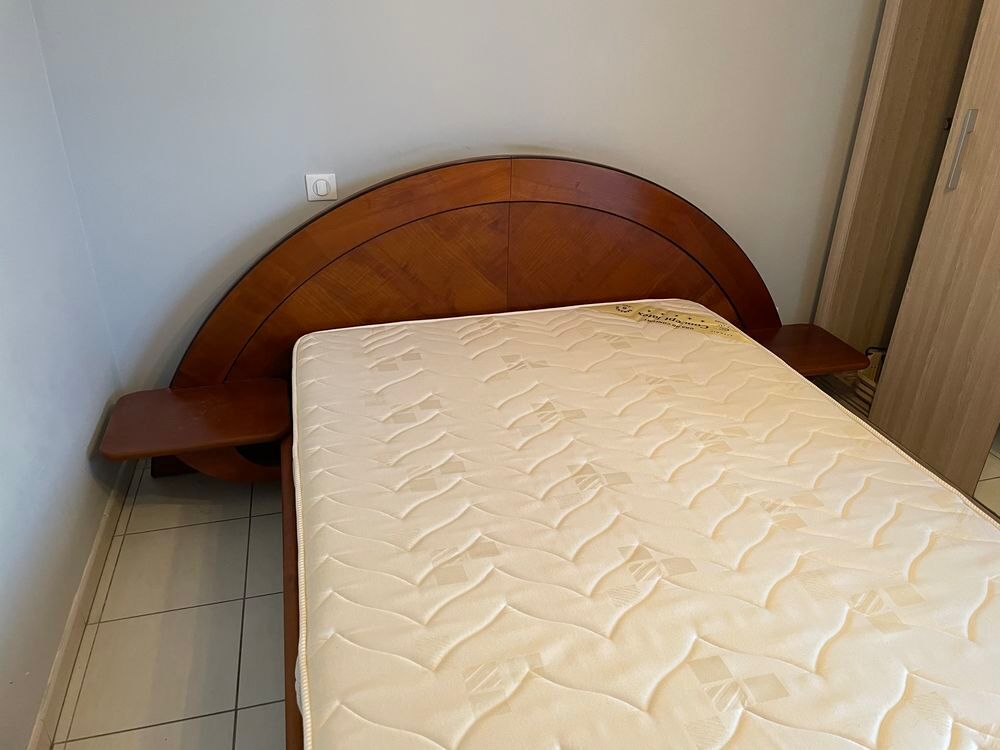 Lit avec sommier et matelas Meubles