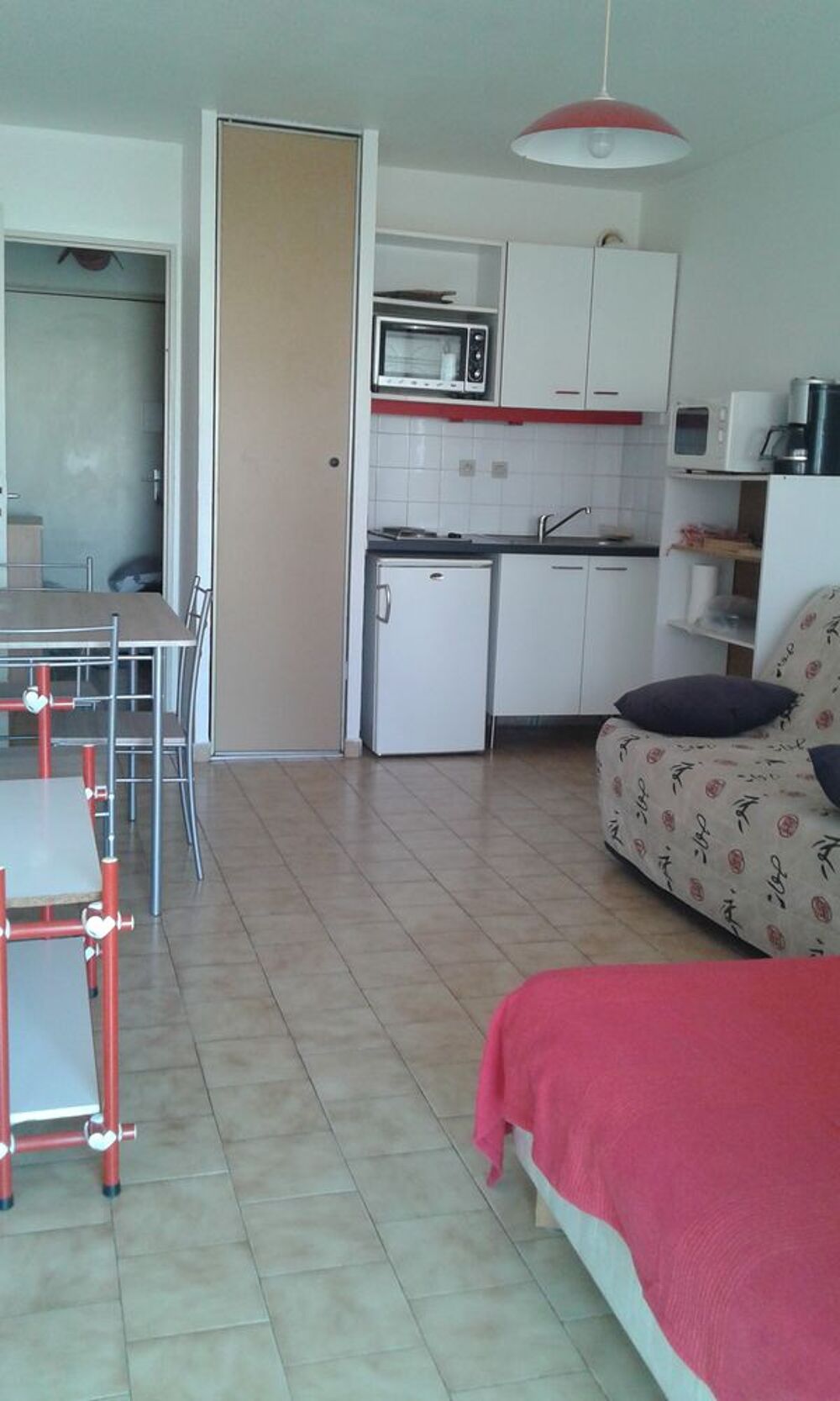 Location Appartement studio meublé vue mer à 30 métres de la plage Mauguio-carnon-plage