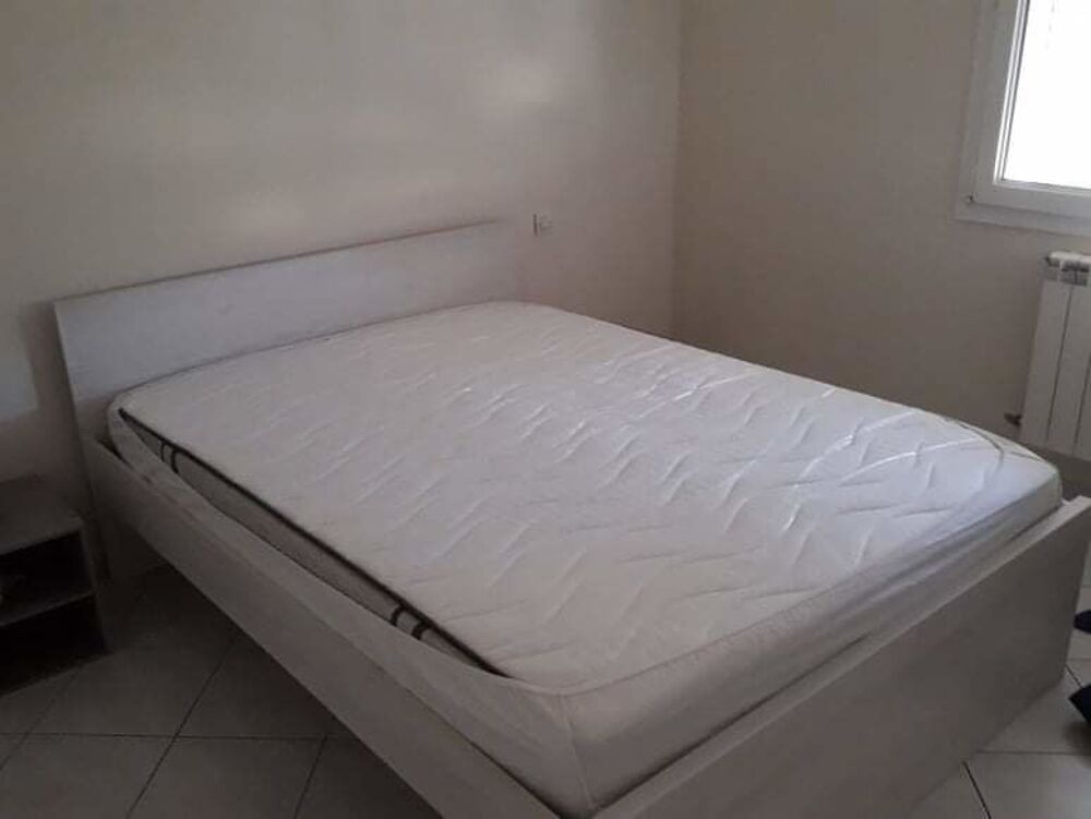 Chambre &agrave; couch&eacute;e compl&egrave;te Meubles