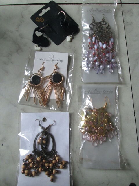 Lot 5 paires de boucles d'oreilles neuves emballes 5 Herblay (95)