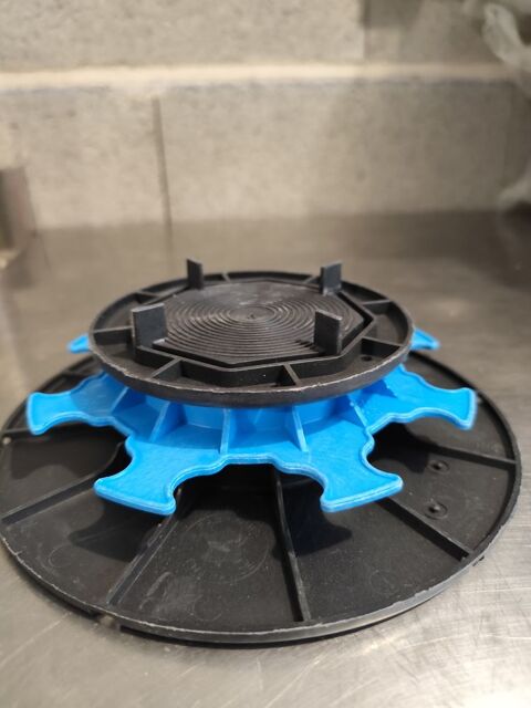 Plots Jouplast neuf pour Dalles r�glage 1 Mayenne (53)